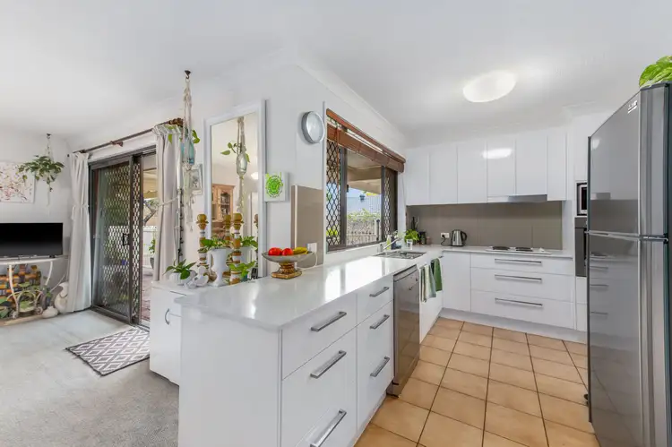 Sixth view of Homely house listing, 21 Redleaf Court, Burleigh Waters QLD 4220