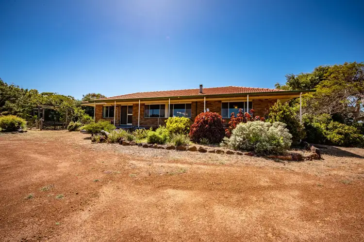 11 Trant Road, Moresby WA 6530