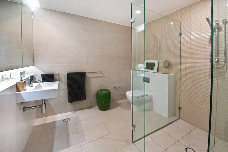 Third view of Homely apartment listing, 402/2 Neild Avenue, Rushcutters Bay NSW 2011