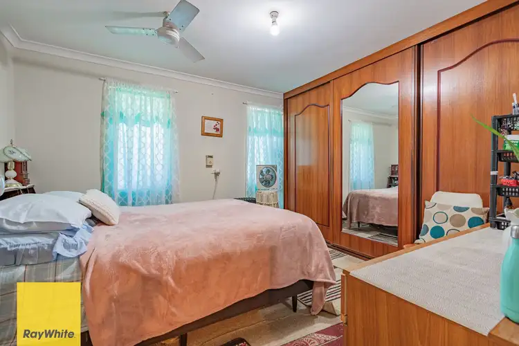 7 Tendring Way, Girrawheen WA 6064