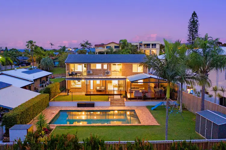 3 Solar Court, Benowa QLD 4217