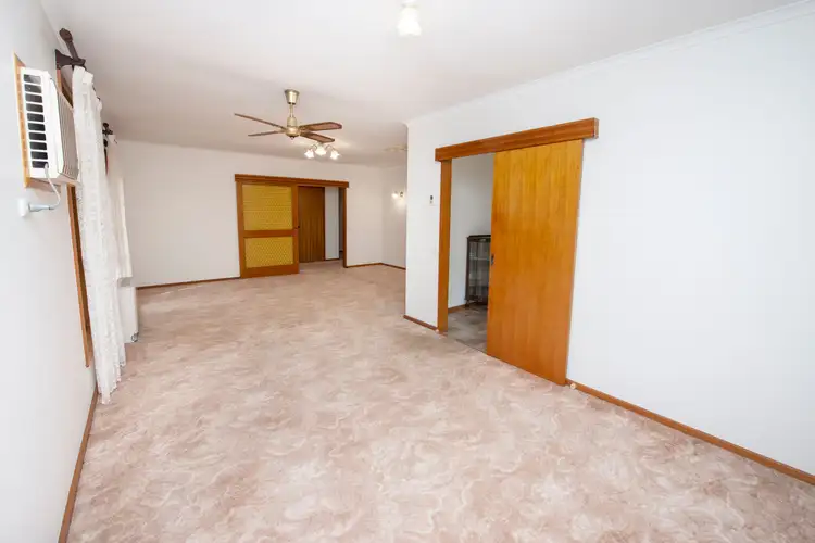 Sixth view of Homely house listing, 10 Nowie Street, Swan Hill VIC 3585