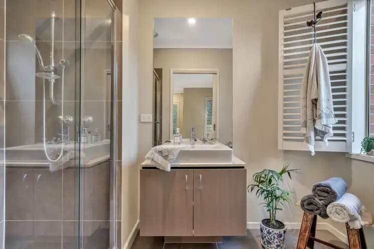 Seventh view of Homely house listing, 10 Meadow Street, Craigieburn VIC 3064