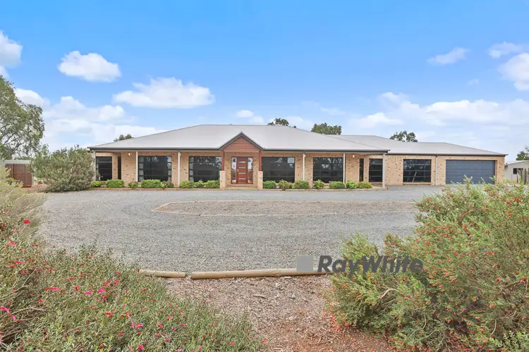 56 Seventh Street Extension, Birdwoodton VIC 3505