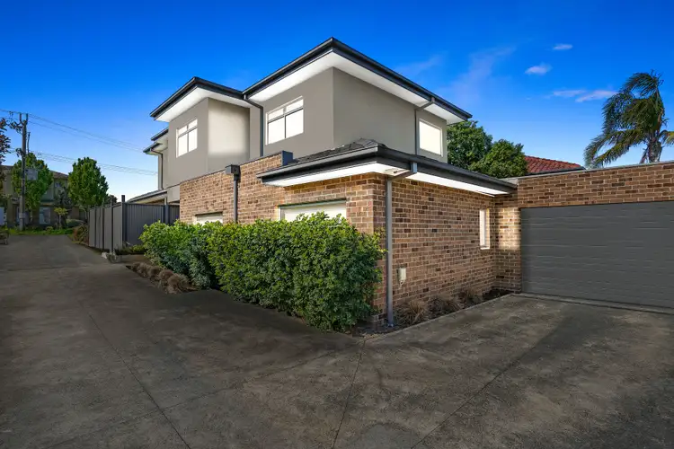2/33 McGlynn Avenue, South Morang VIC 3752