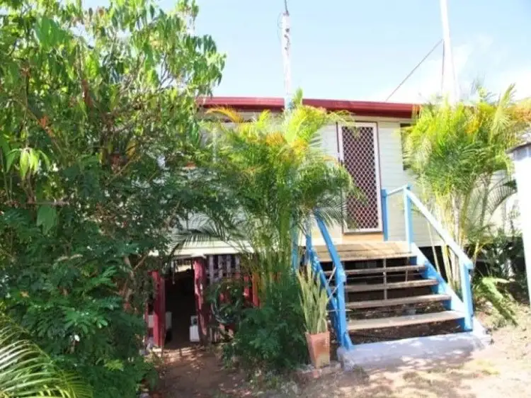15 Matthew Flinders Drive, Cooee Bay QLD 4703