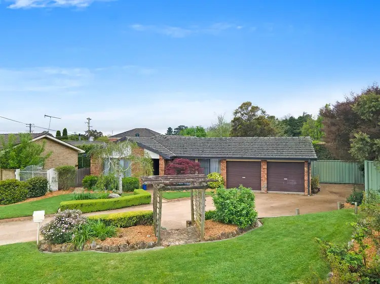 2 Paul Crescent, Moss Vale NSW 2577
