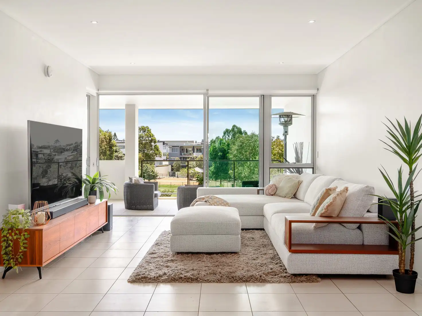 Main view of Homely unit listing, 233/16 Waterline Crescent, Bulimba QLD 4171