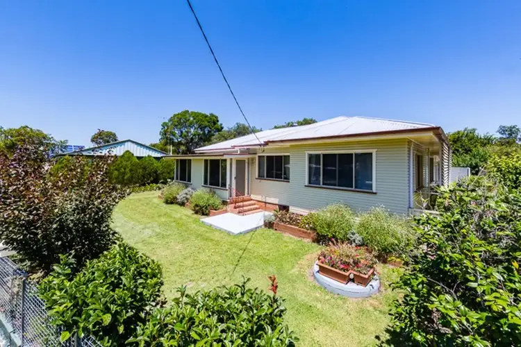 13 Gleeson Street, Crows Nest QLD 4355