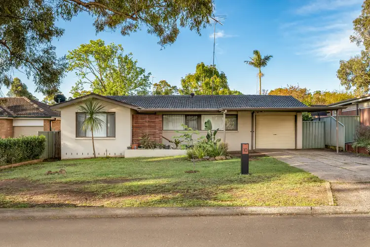 10 Tallowwood Crescent, Bradbury NSW 2560