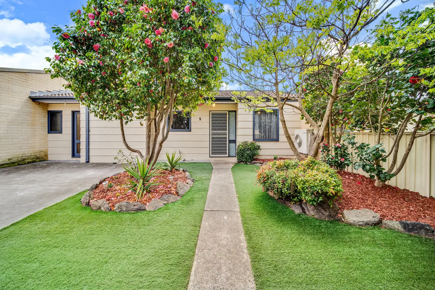 Main view of Homely townhouse listing, 5/1 Pinkerton Circuit, Kambah ACT 2902