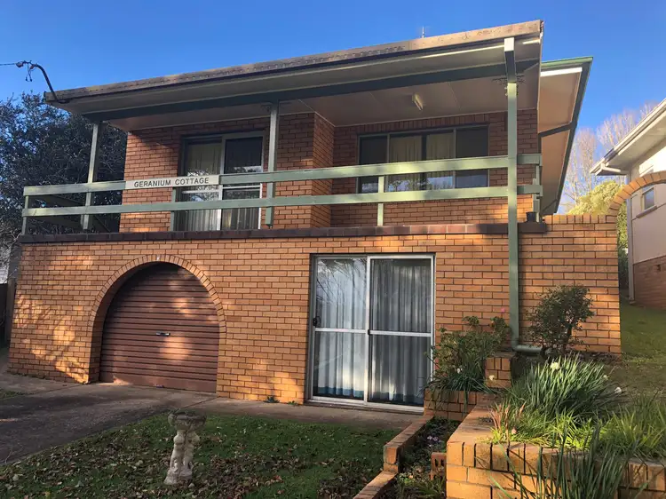 4 Karabin Street