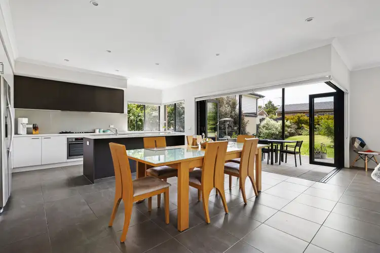 Third view of Homely townhouse listing, 2/5 Cliff Road, Frankston VIC 3199