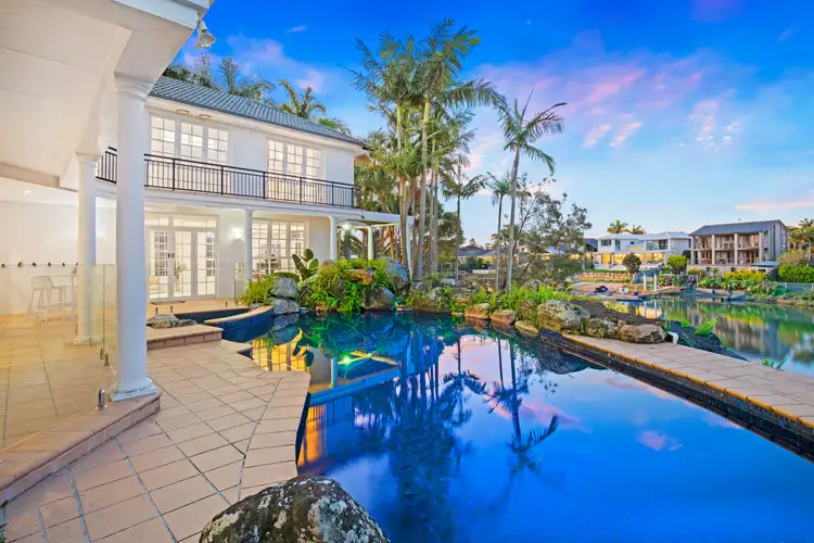 2 Witt Avenue, Carrara QLD 4211