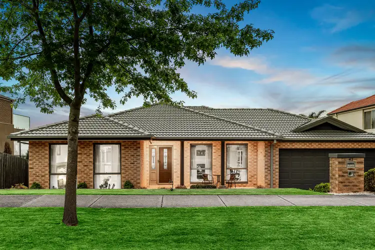 42 Montbrae Circuit, Narre Warren North VIC 3804
