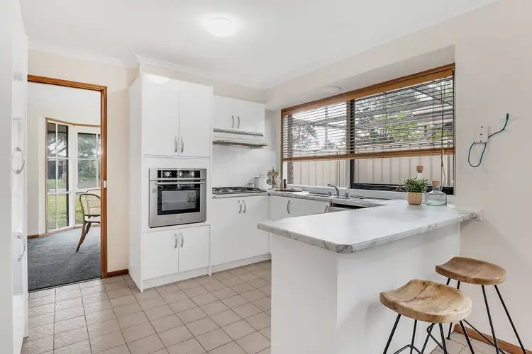 Fifth view of Homely house listing, 8 Tenby Court, Craigieburn VIC 3064
