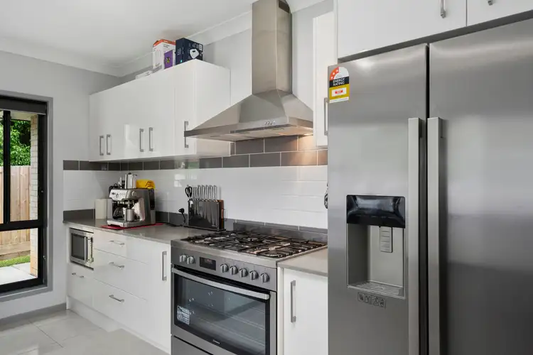 Sixth view of Homely house listing, 2 Freda Court, Caboolture QLD 4510