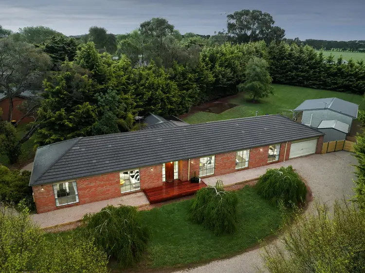 3 Old Farm Way, Romsey VIC 3434