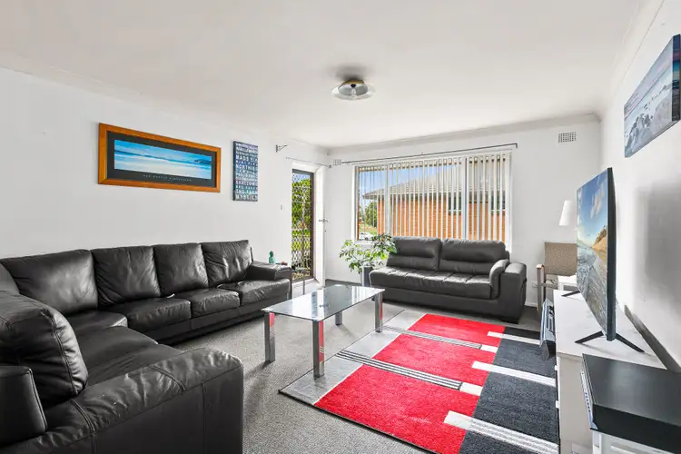 Third view of Homely house listing, 3/6 Peterborough Avenue, Lake Illawarra NSW 2528