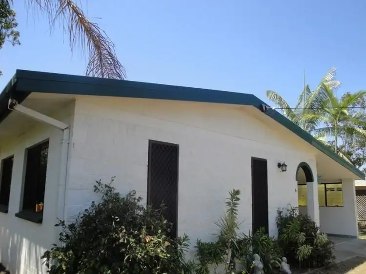 6 Champagne Crescent