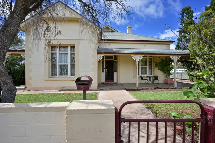 5-7 First Street, Quorn SA 5433