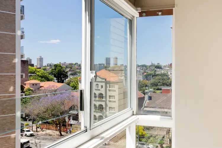 Third view of Homely studio listing, 42/51 Roslyn Gardens, Elizabeth Bay NSW 2011