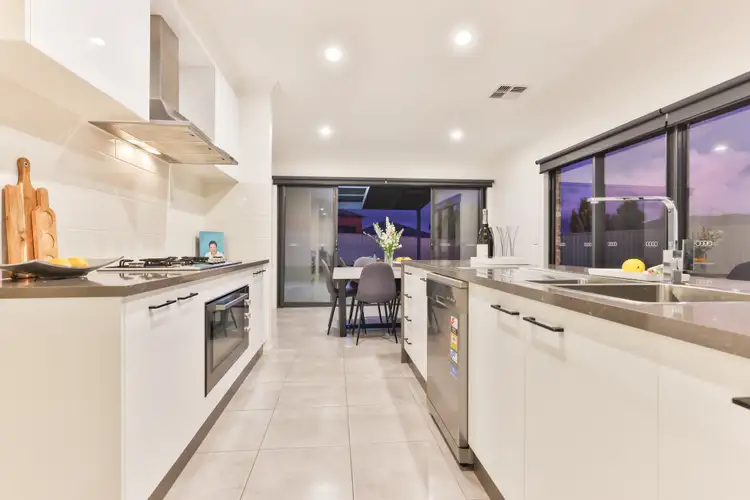 Sixth view of Homely house listing, 4 Highbridge Court, Mildura VIC 3500