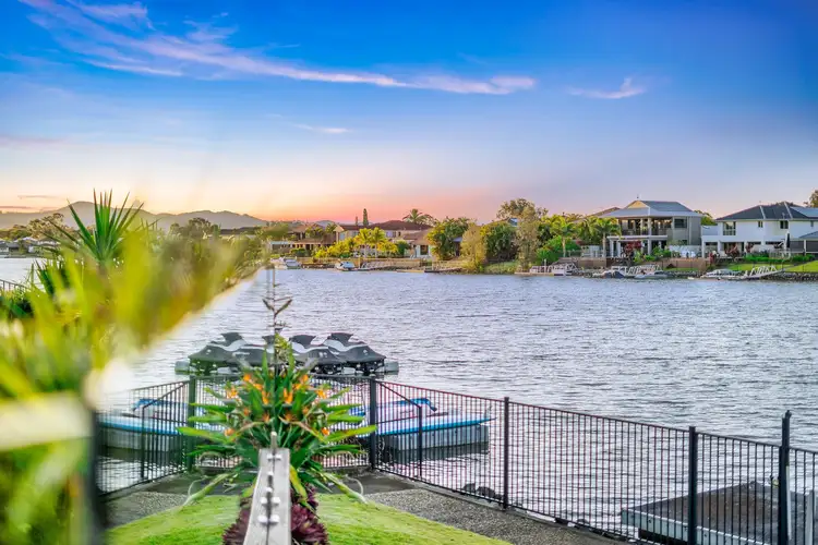 3 Saltair Grove, Helensvale QLD 4212