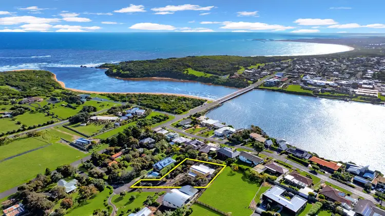 Second view of Homely house listing, 2 Casuarina Court, Warrnambool VIC 3280