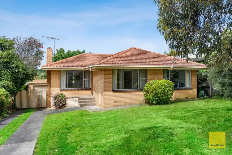 15 Lambhill Crescent, Highton VIC 3216