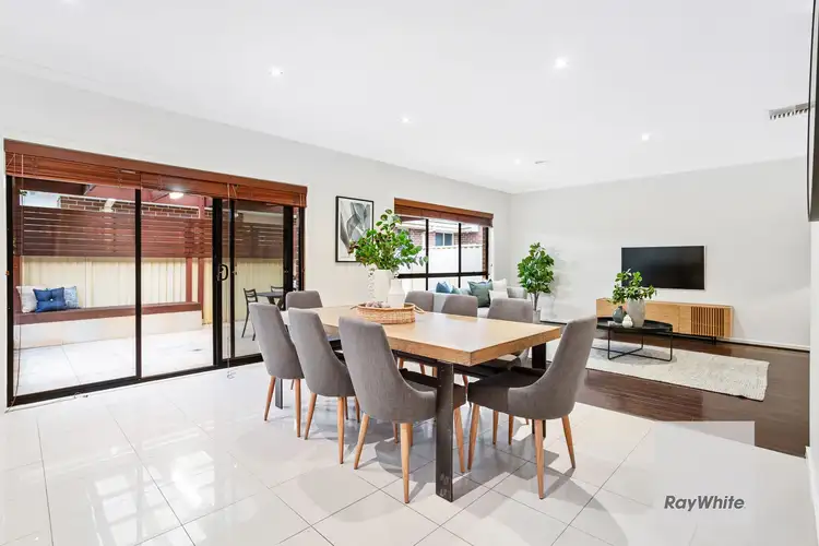 Fifth view of Homely house listing, 8 Balmoral Close, Hillside VIC 3037