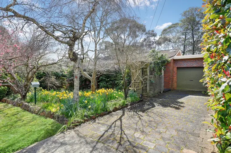 11 Mclaren Crescent, Blackheath NSW 2785
