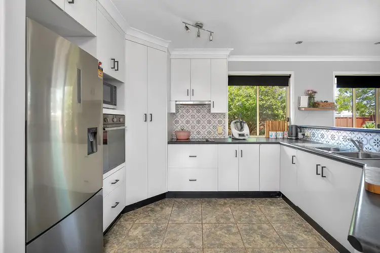 Fifth view of Homely house listing, 10 Coaker Drive, Emerald QLD 4720