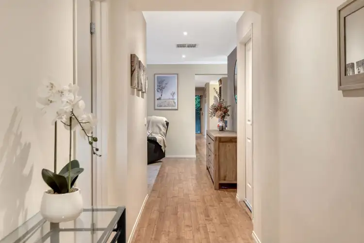 Second view of Homely house listing, 8 Penola Place, Craigieburn VIC 3064