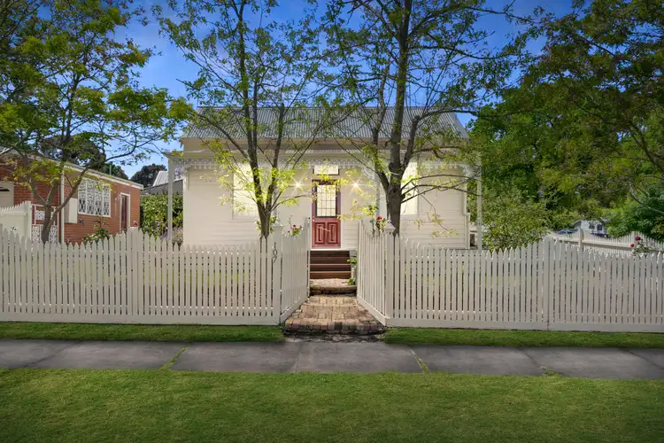 107 Warrenheip Street