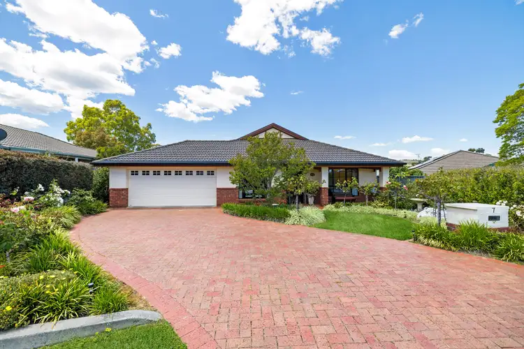 7 Niklaus Court, Flagstaff Hill SA 5159