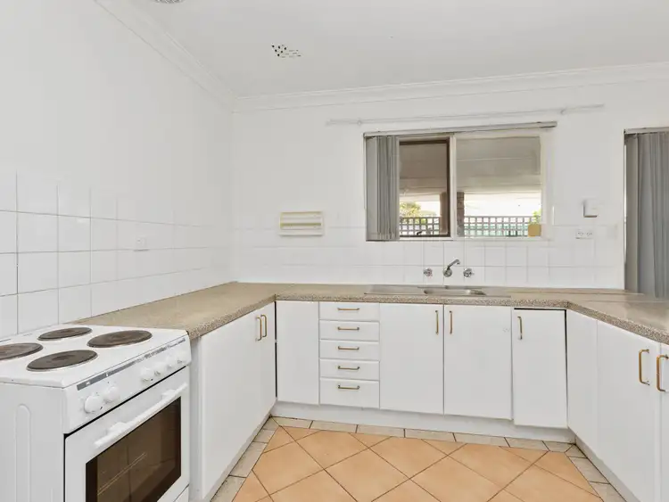 Second view of Homely house listing, 3 Kari Court, Camillo WA 6111