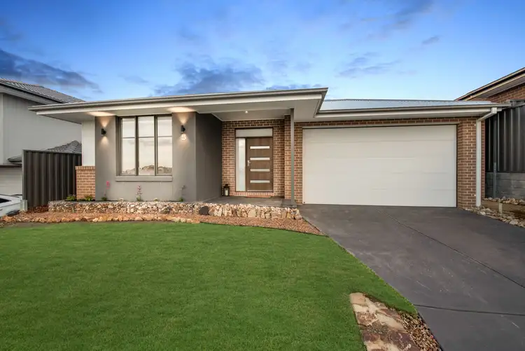 5 Corvara Way, Pakenham VIC 3810