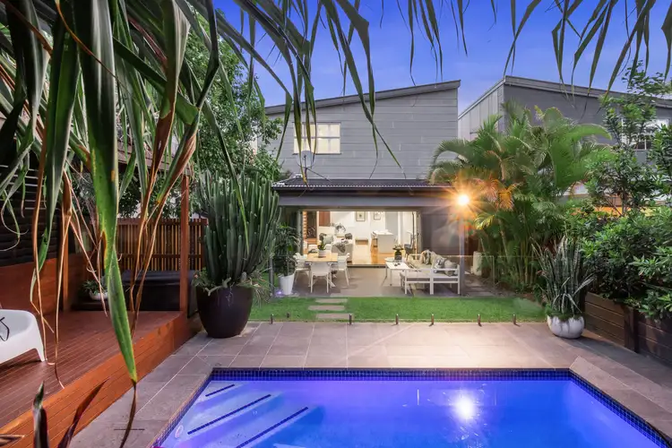 19 Tathra Street, Stafford QLD 4053