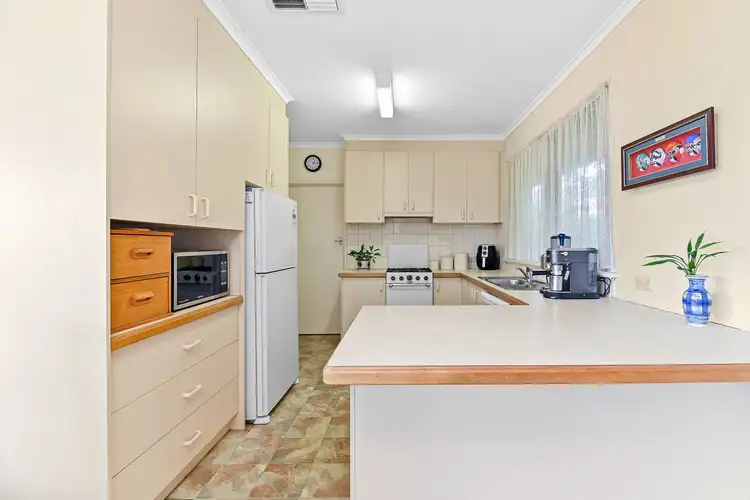 Sixth view of Homely house listing, 4 Royal Court, Mount Waverley VIC 3149