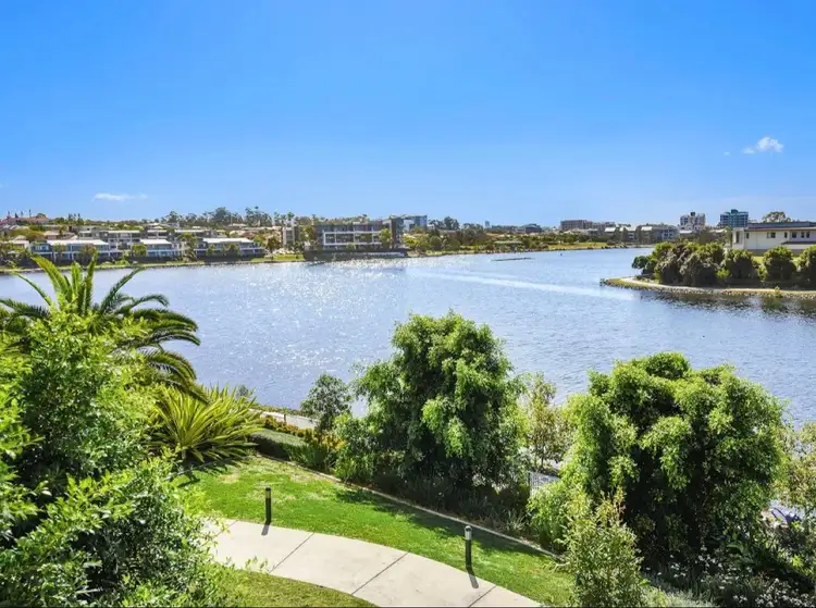 2107/397 Christine Avenue, Varsity Lakes QLD 4227