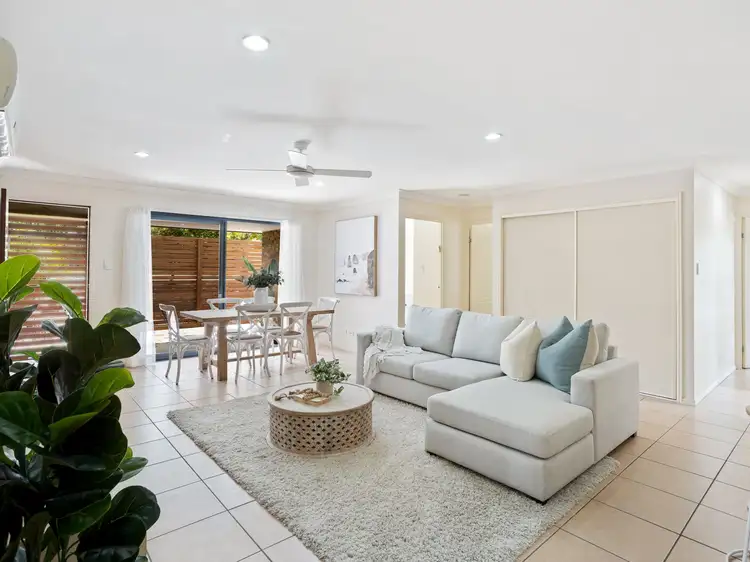 2/2 Valda Avenue, Coomera QLD 4209