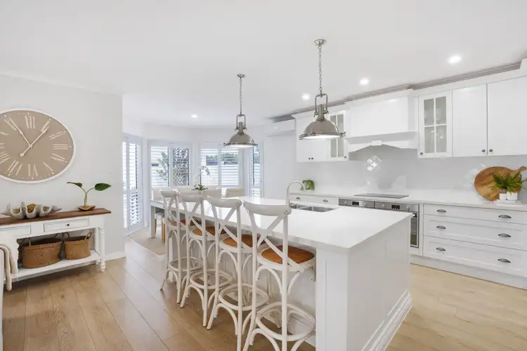 Sixth view of Homely house listing, 2 Crozet Court, Burleigh Waters QLD 4220