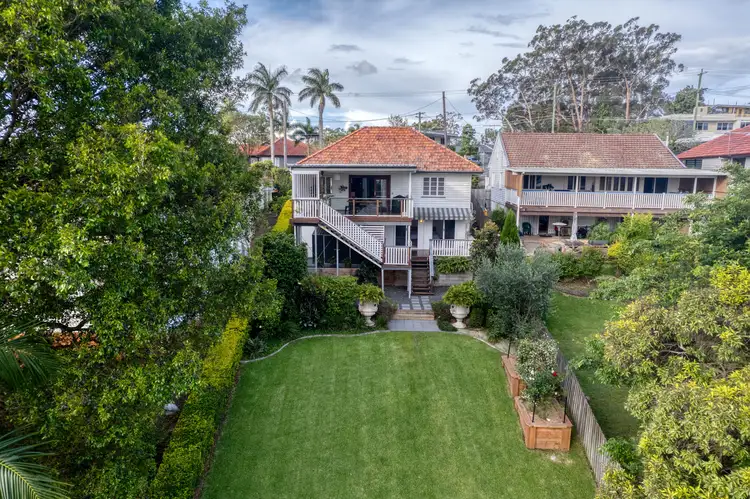 549 Cavendish Road, Coorparoo QLD 4151