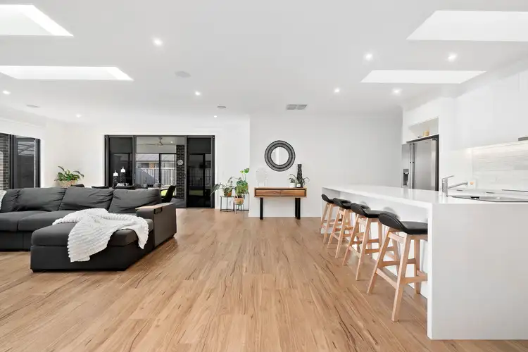 Second view of Homely house listing, 2 Leitrim Street, Alfredton VIC 3350