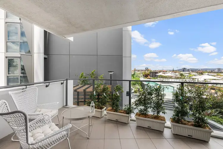 10510/300 Old Cleveland Road, Coorparoo QLD 4151
