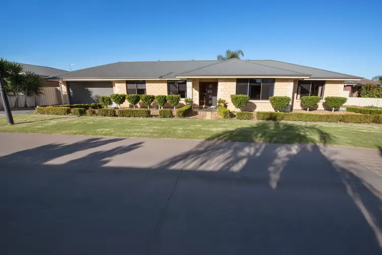 10 Merit Crescent, Swan Hill VIC 3585