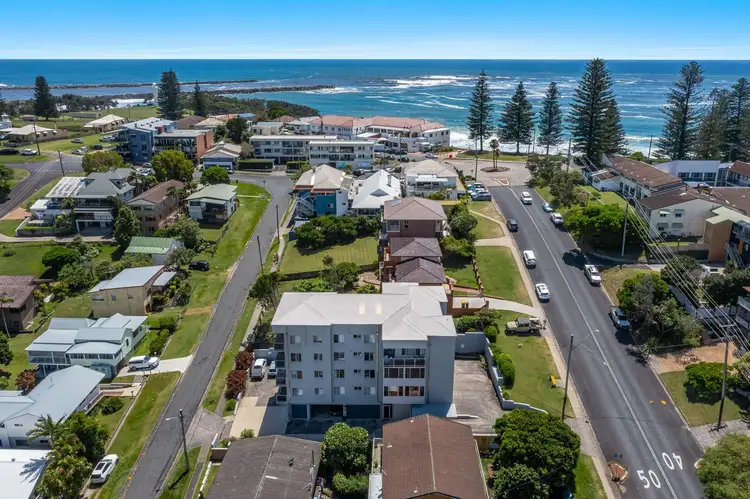 10/8-10 High Street, Yamba NSW 2464