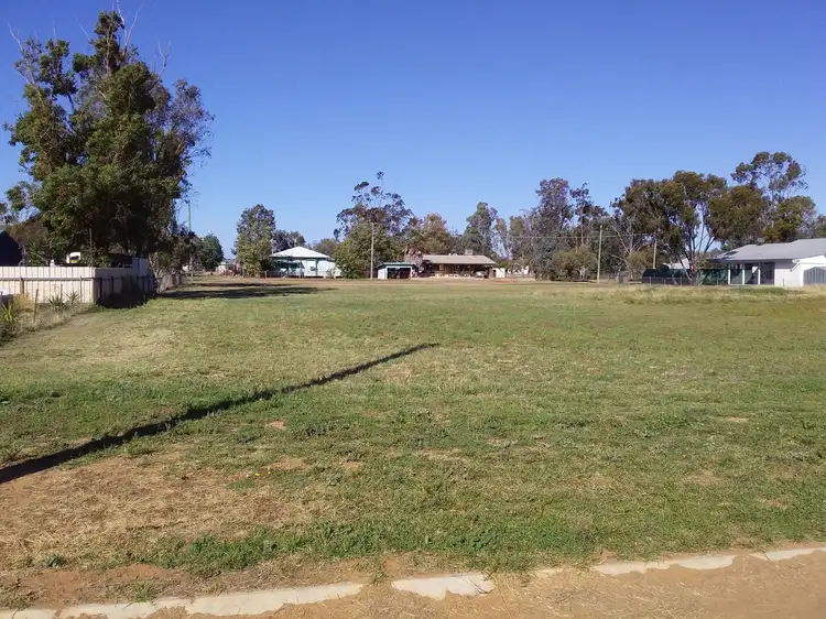110 Rose Street, Blackall QLD 4472