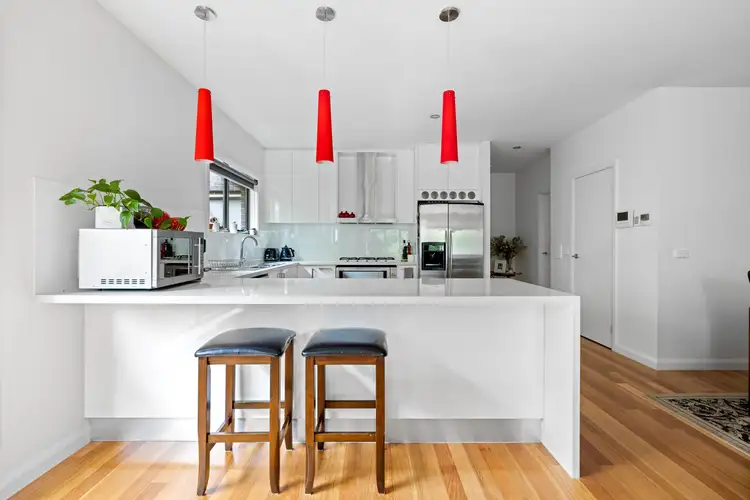 8 Sim Crescent, Glenroy VIC 3046